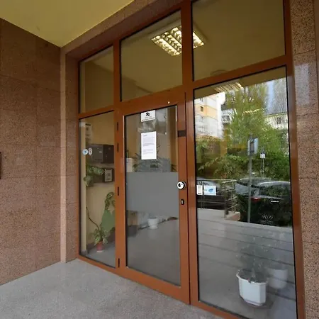 35 Cozy 1 Bedroom With Balcony *