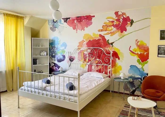 35 Cozy 1 Bedroom With Balcony