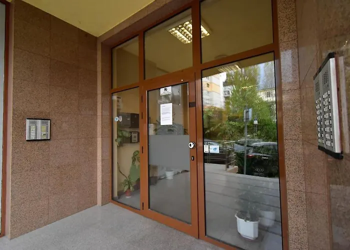 35 Cozy 1 Bedroom With Balcony *