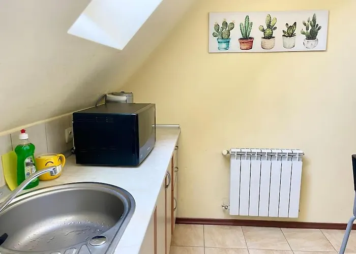 Апартамент 35 Cozy 1 Bedroom With Balcony *