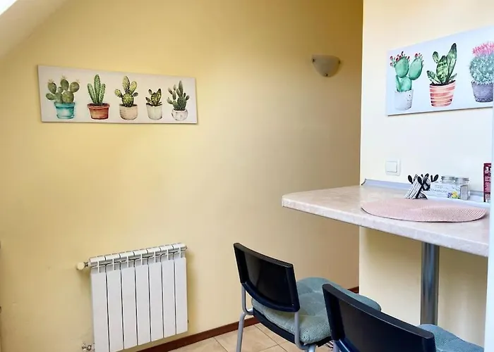 アパート 35 Cozy 1 Bedroom With Balcony